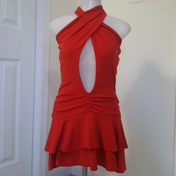 Red hot flirty, criss cross keyhole dress - Picture 7 of 9